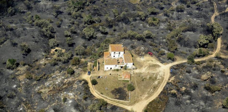 Incendio del Empordà: Los Bomberos centran sus esfuerzos en Terrades y Boadella