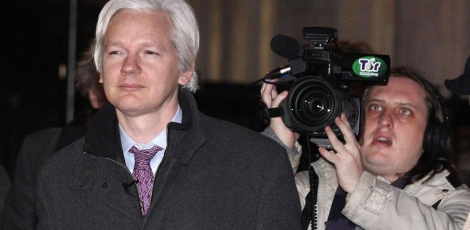 Reino Unido advierte que tiene la "obligación legal" de extraditar a Assange a Suecia