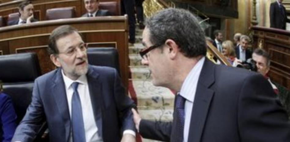 Rajoy lamenta que Mas "se empecine en el error" y apela a la Constitución
