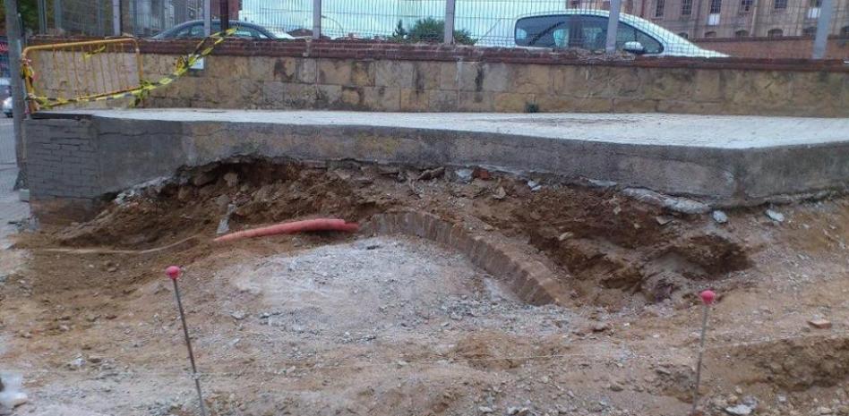 Aparecen nuevos restos del canal de la Infanta en L'Hospitalet