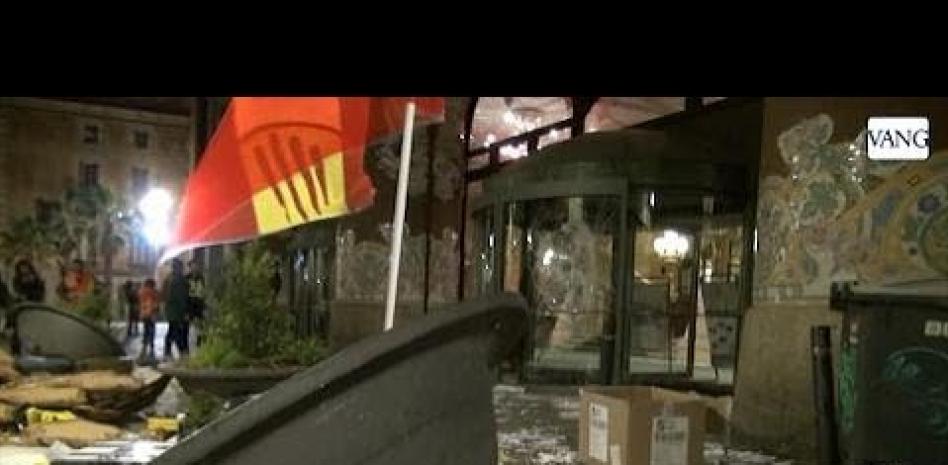 El Palau de la Música, apedreado