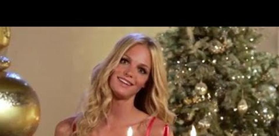 Los ángeles de Victoria's Secret felicitan la Navidad