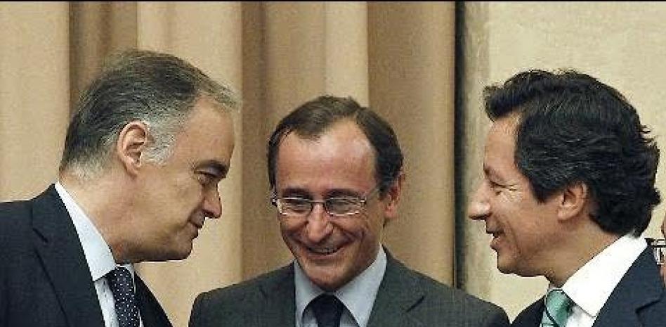 El PP acusa al PSOE y a la oposición de "apadrinar" al "delincuente y mentiroso" de Bárcenas