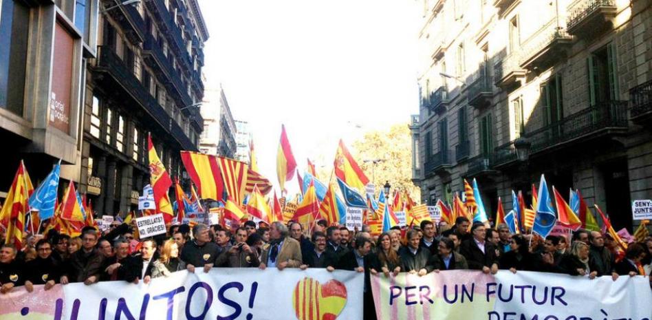 Homs ve "muy grave" presencia de falangistas en la marcha de la Constitución