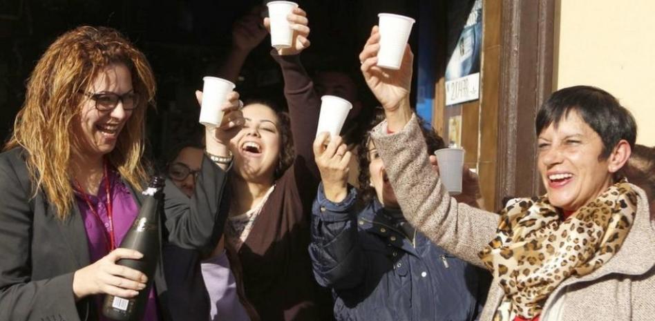 El segundo premio de la lotería de Navidad, el 79712, cae en Tenerife