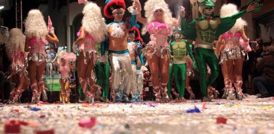 Sitges brilla en el Carnaval más multitudinario