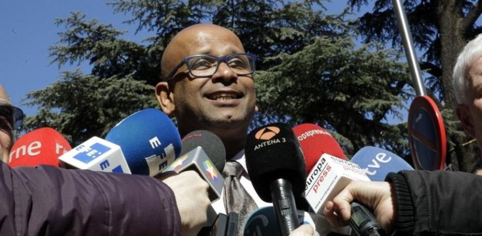 Los verificadores reivindican su "transparencia" ante la oportunidad para la paz de ETA