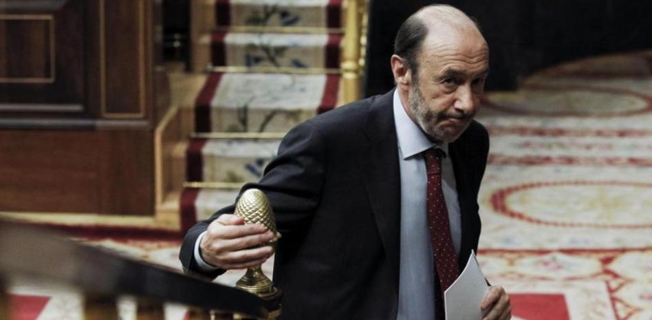 Rubalcaba: "No nos gustan procesos que obligan a elegir entre catalán o español"