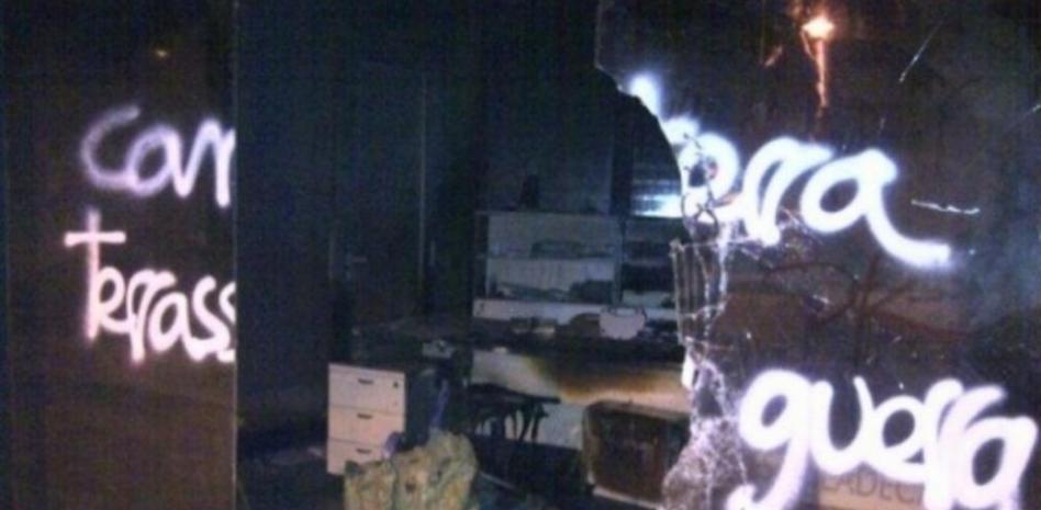 La tercera noche de violencia por Can Vies se salda con 14 heridos y daños por 62.000 euros