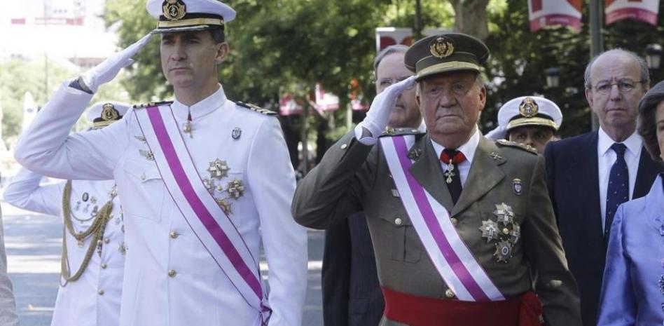 Los Reyes y los Príncipes presiden el Día de las Fuerzas Armadas entre aplausos