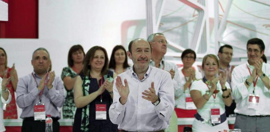 Rubalcaba se despide pidiendo ejemplaridad y coherencia con los principios del PSOE