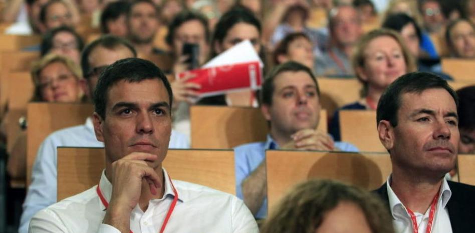 Pedro Sánchez se compromete a construir una España federal y abierta