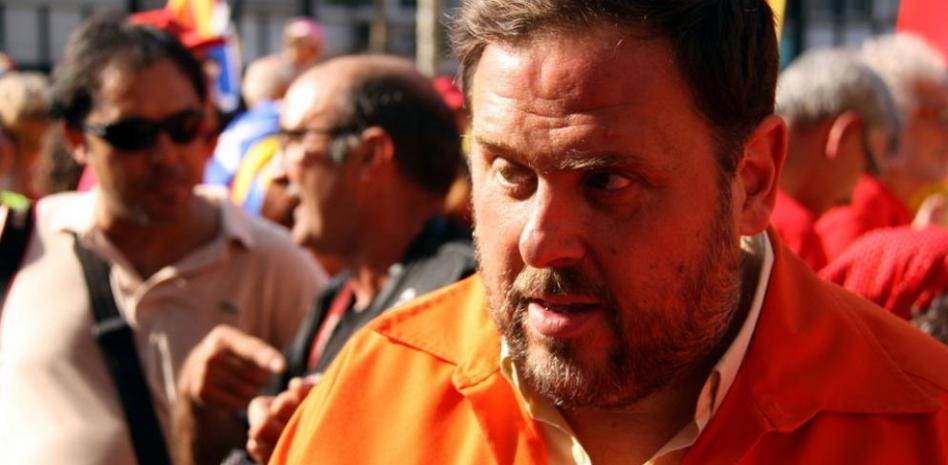 Junqueras: "Con la 'V' se pone de manifiesto que hay un mandato y una mayoría democrática"