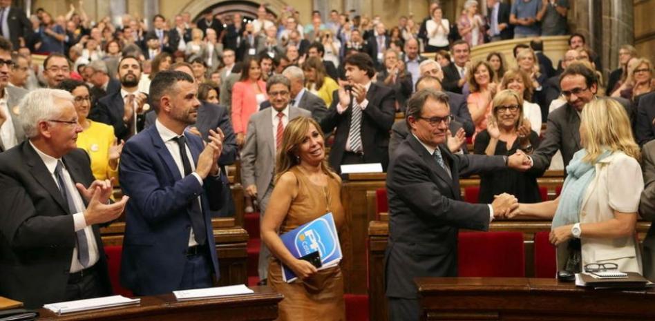 El Parlament aprueba por amplia mayoría la ley que aspira a dar amparo legal al 9-N