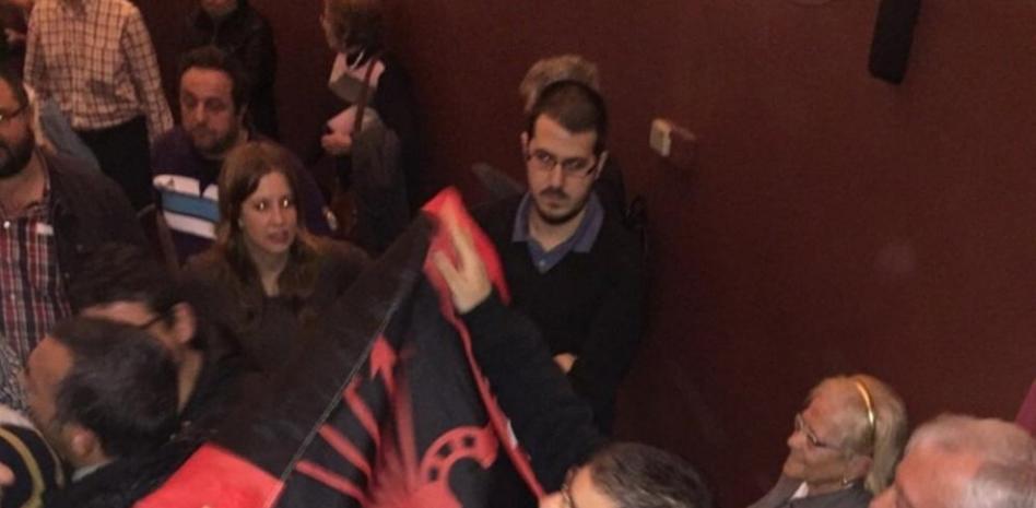 Ultraderechistas intentan boicotear un acto sobre la consulta en Madrid