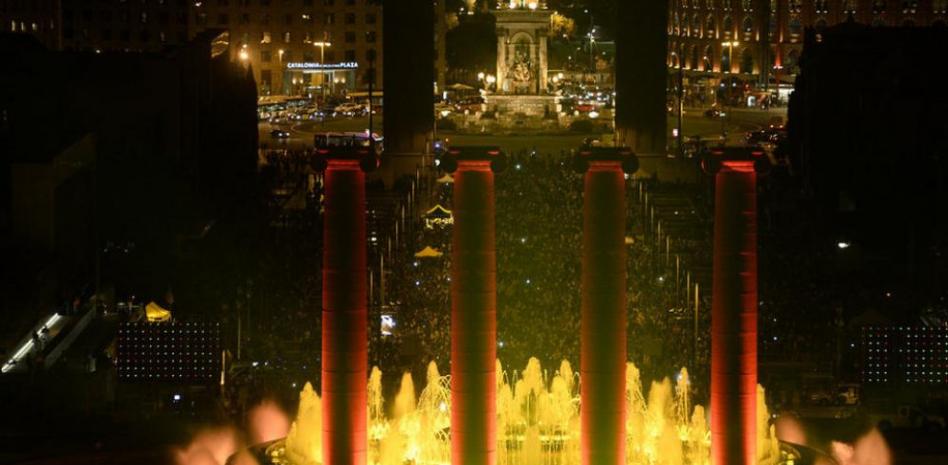 Miles de personas arropan a la ANC en el cierre de su campaña del 9N