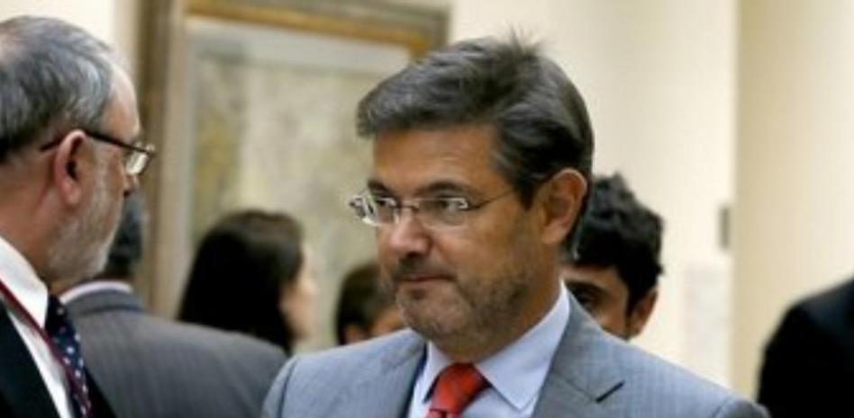 Floriano denuncia que los fiscales catalanes están "contaminados por el ambiente"