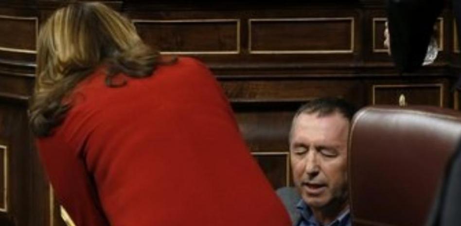 Joan Baldoví sufre un desvanecimiento durante su intervención en el Congreso