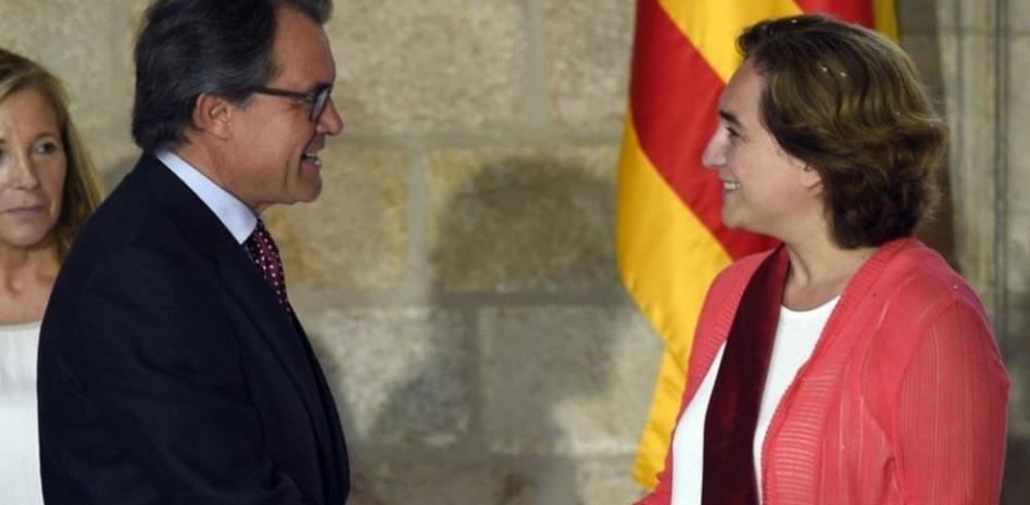 Mas pide a Colau que esté con el Govern en el proceso soberanista