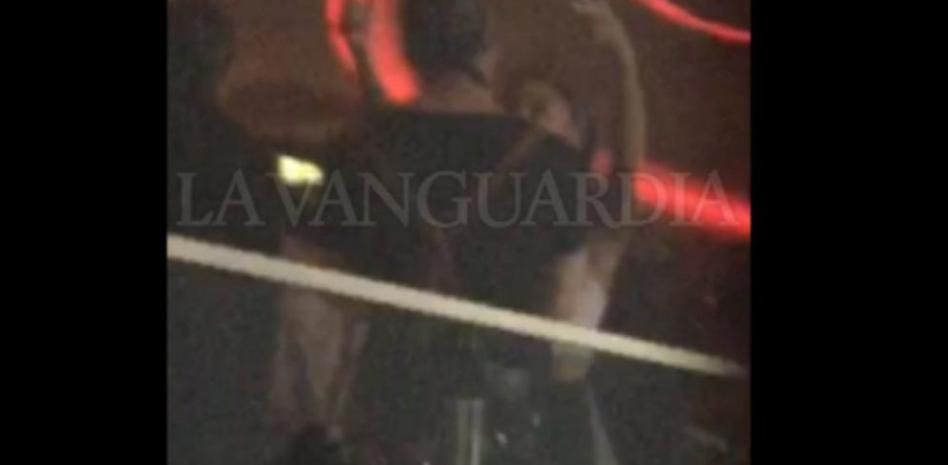 Así se lo pasa Ariana Grande en una discoteca de Barcelona