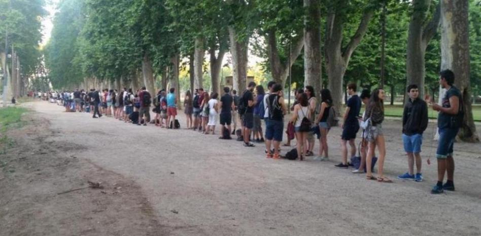 Colas y nervios en Girona por salir en 'Juego de tronos'