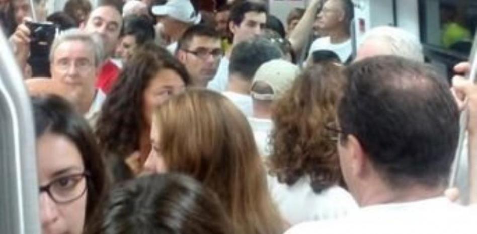 Se reproducen los problemas en el metro en la salida de la Via Lliure