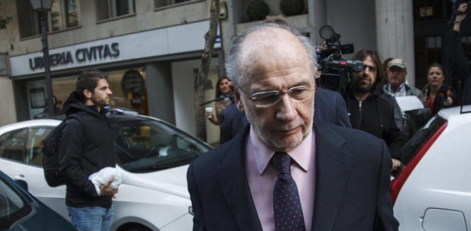 El juez retira el pasaporte a Rato pero le deja en libertad con cargos