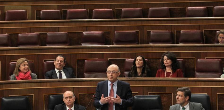 El PP deja solo a Cristóbal Montoro