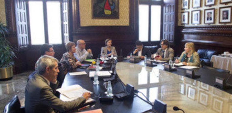 Ciutadans, PSC y PP paralizan la tramitación de urgencia de la moción de JxSí y la CUP