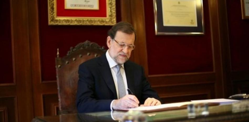 Rajoy emprende el recurso al TC: "La unidad de España es sagrada"