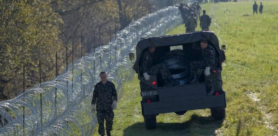 Eslovenia construye una valla en su frontera con Croacia por los refugiados