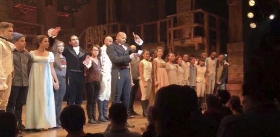 El corte de un actor afroamericano al futuro vicepresidente de EE.UU. en un musical de hip-hop