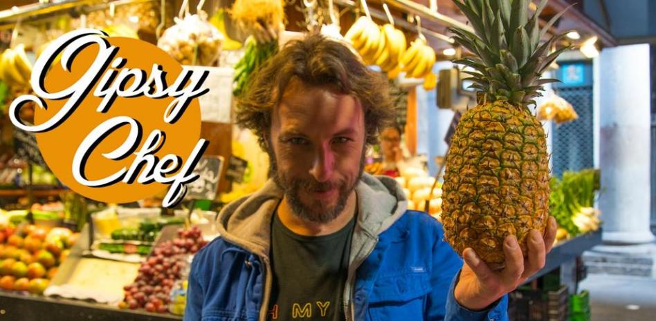 La versión Gipsy Chef de la pavlova, con piña y un toque mediterráneo