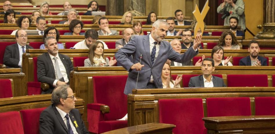 Cs lanza un ultimátum a Rajoy: o convoca elecciones o apoyarán una moción de censura “instrumental”