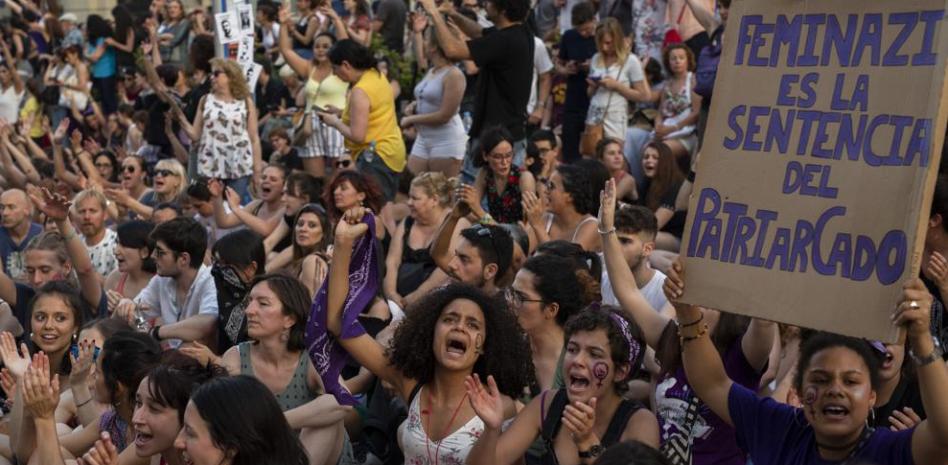 Colectivos feministas de Sevilla piden que se haga un boicot a ‘La Manada’