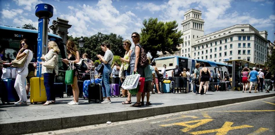 Los afectados por la huelga de taxis responden