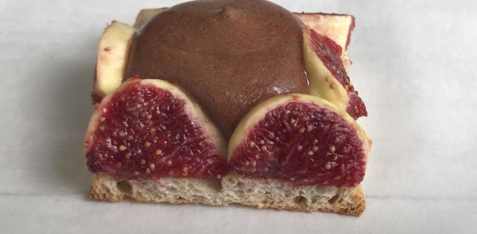Prepara un ‘moelleux’ de chocolate con higos con esta fácil receta