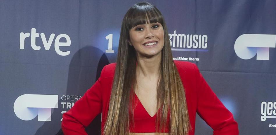 Aitana sorprende y canta con una seguidora 
