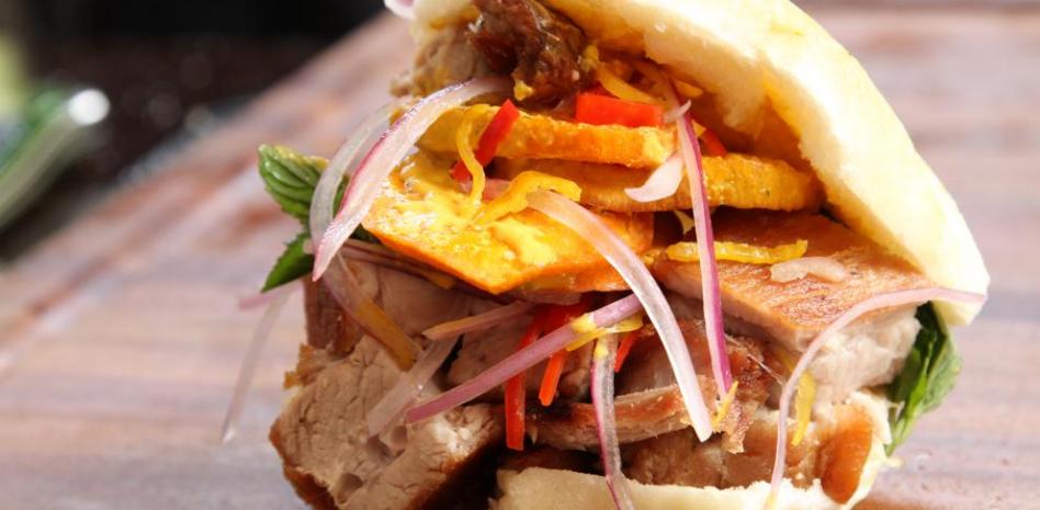 Celebra el Día Mundial del Sándwich con este bocata carnívoro de Gastón Acurio