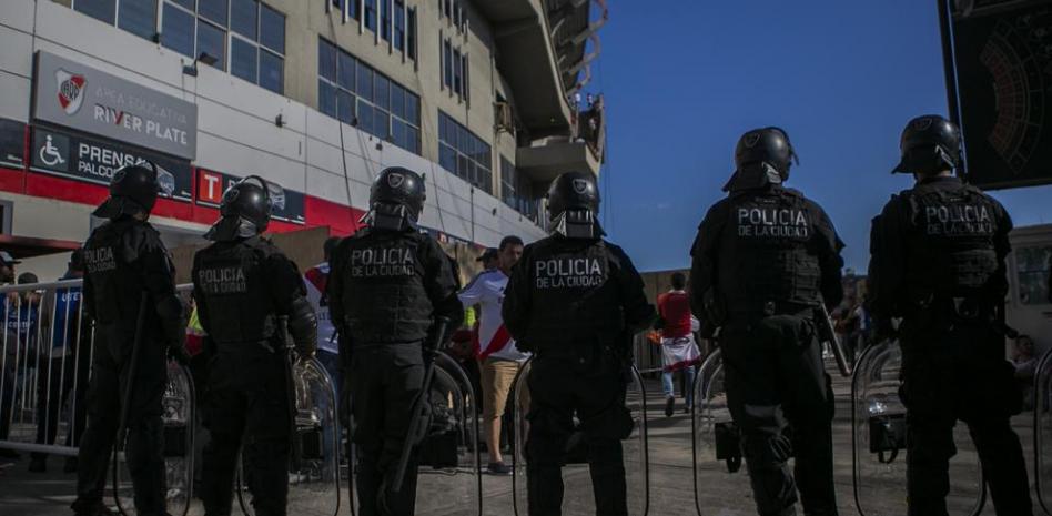 Sigue en directo los incidentes del River-Boca en los exteriores del Monumental
