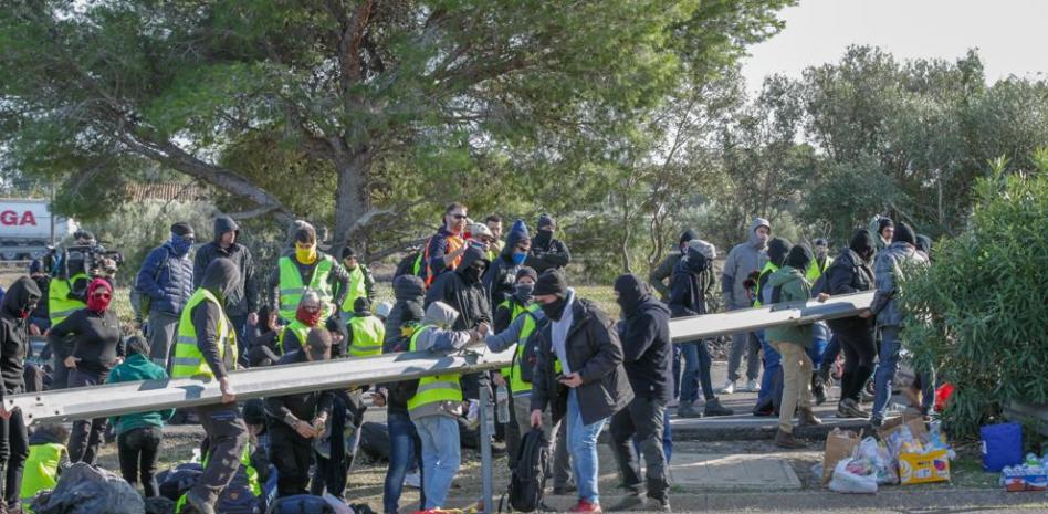 Así han cortado los CDR la autopista AP-7 en Tarragona