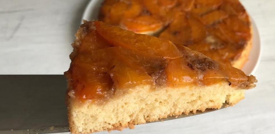 Cómo preparar un esponjoso bizcocho de albaricoque