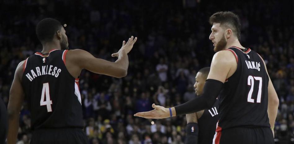 Las diez mejores jugadas de esta noche en la NBA