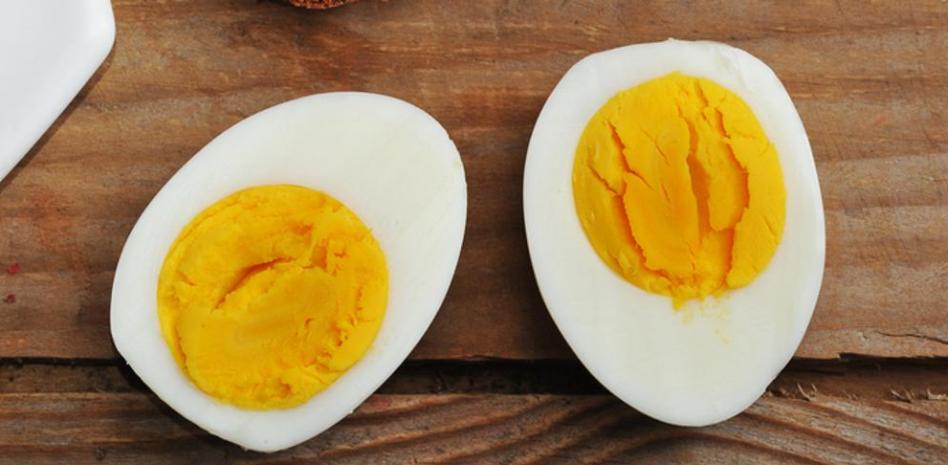 El truco que no falla para saber si un huevo ya está cocido