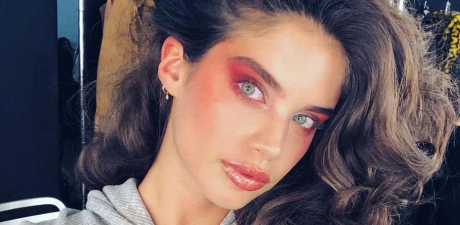 Así luce el maquillaje ahumado de la 080