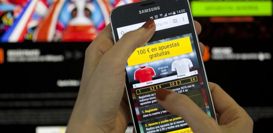 Raúl Bravo, exfutbolista del Real Madrid, y otros futbolistas de Primera y Segunda División detenidos por amaños