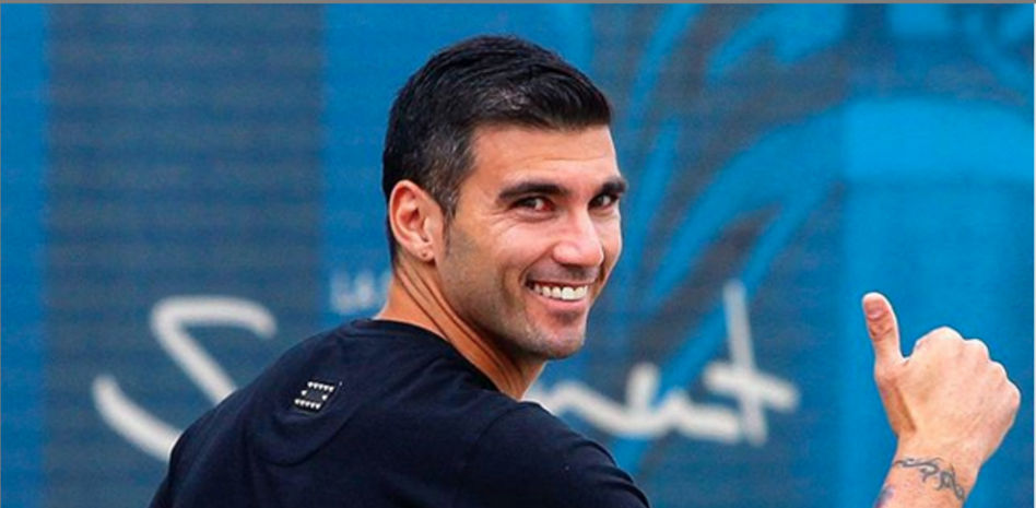 El Sánchez Pizjuán recibe los restos de Reyes