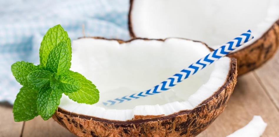 Las mentiras y supuestos beneficios del agua de coco