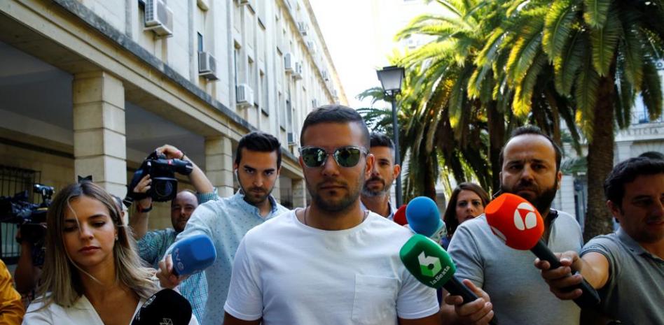 La Manada condenada a 9 años de cárcel por abuso sexual