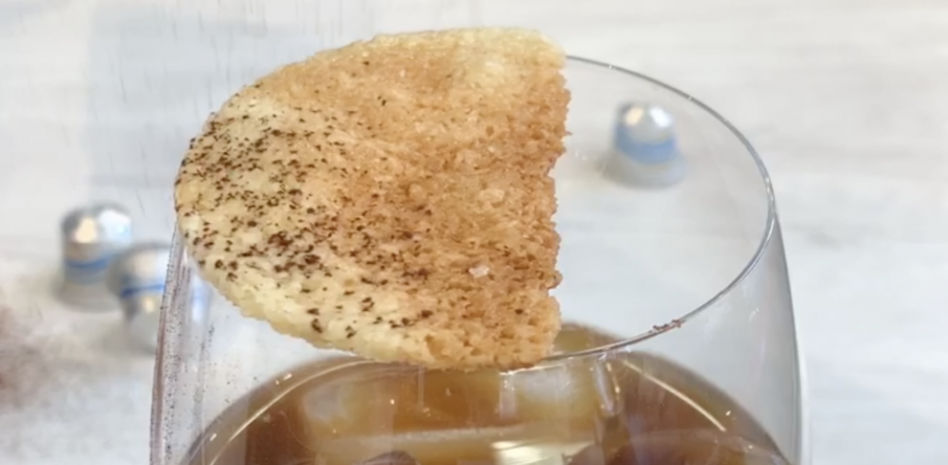 Cómo preparar unas crujientes tejas de coco para tu café